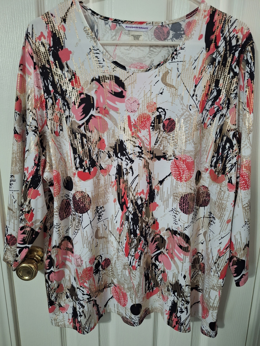 Allison Daley Floral Print 3/4 Sleeve Top in Coral, Black & Gold